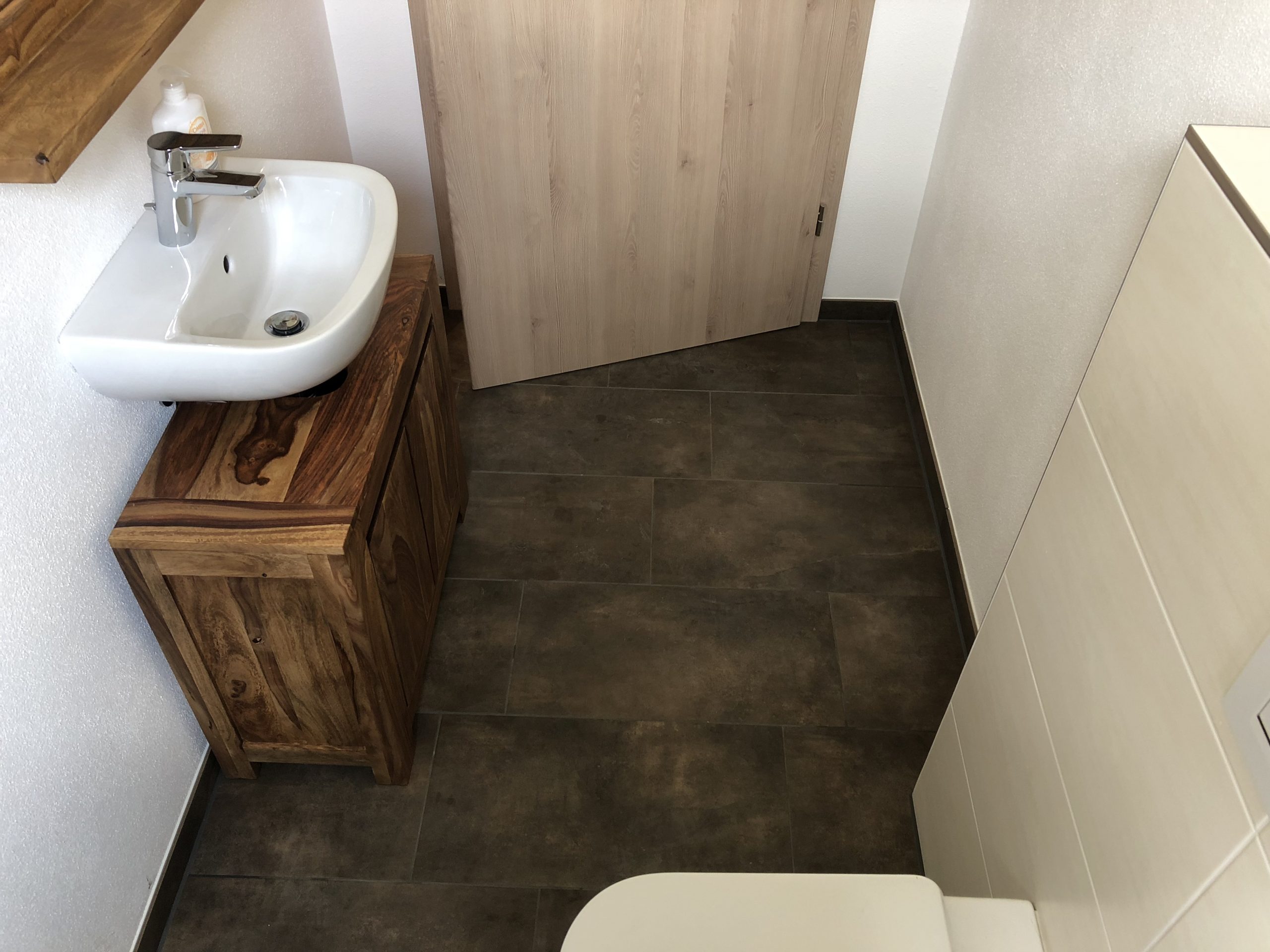 Gäste WC-Fliesenleger Neumarkt